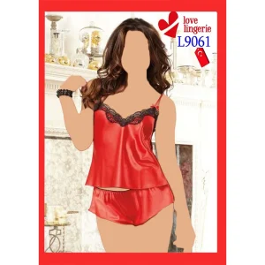 ست تاپ و شورت ساتن لاو لاینجری قرمز با جزئیات مشکی و دانتل، مناسب خانم‌ها با سایز 36 تا 40، پوشش قسمت بالای سینه و شکم، طراحی جذاب ران‌ها، بندهای قابل تنظیم و جداشدن، راحت و روتین برای منزل