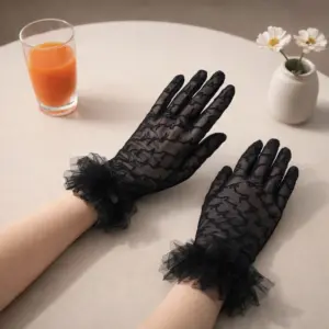 تنخور دستکش توری طرح نوشته